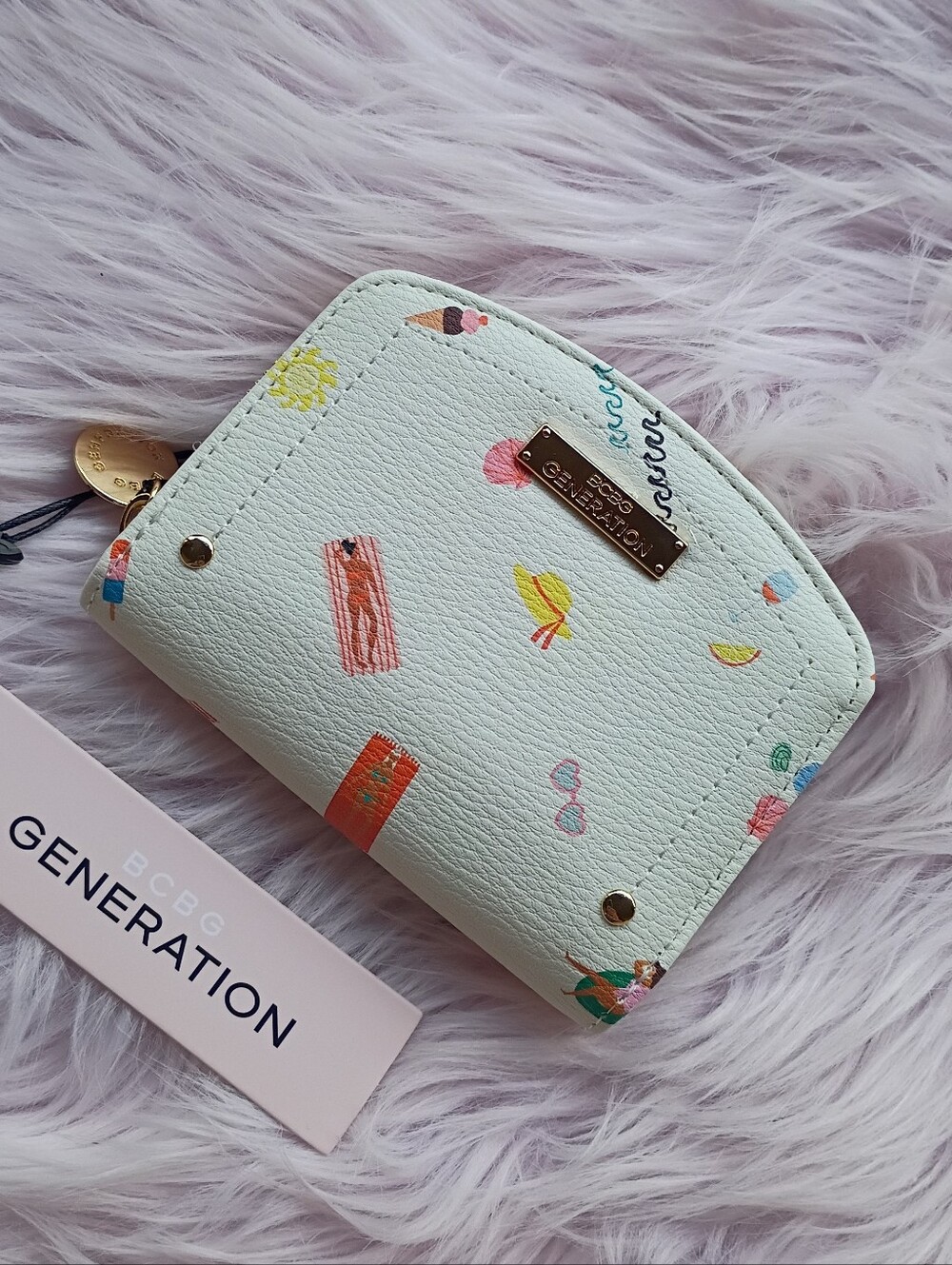 NEW BCBGeneration White Summer Beach Themed Wallet